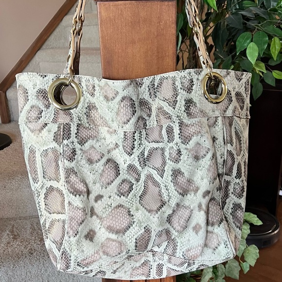 Steve Madden Snake Print Large Tote Bag with gold plated hardware - Picture 2 of 14